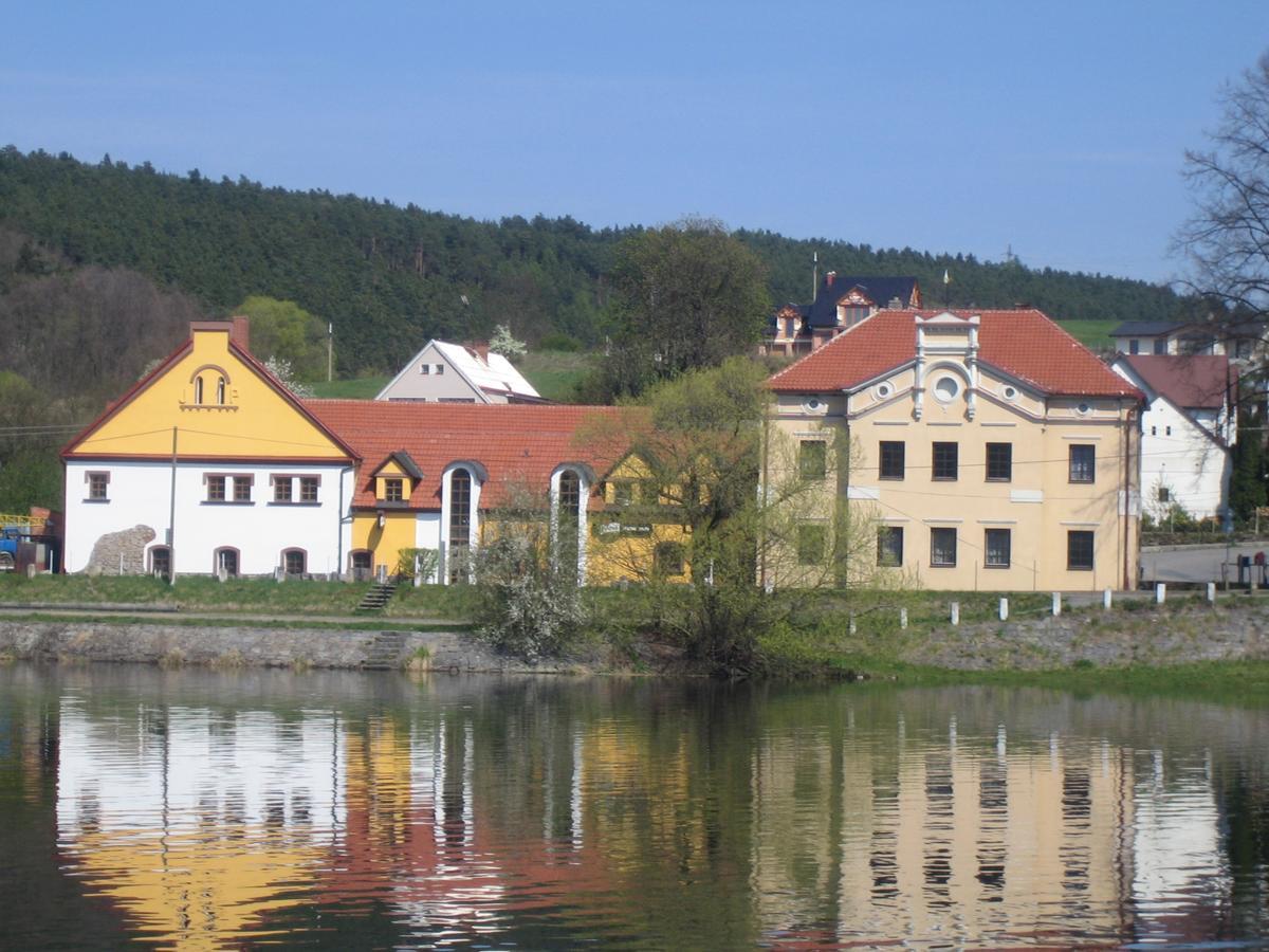 Penzion Patak Kamyk nad Vltavou Екстер'єр фото